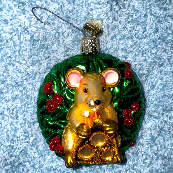 Glass ornament Christmas mouse eating cheese - Picture 1 of 10